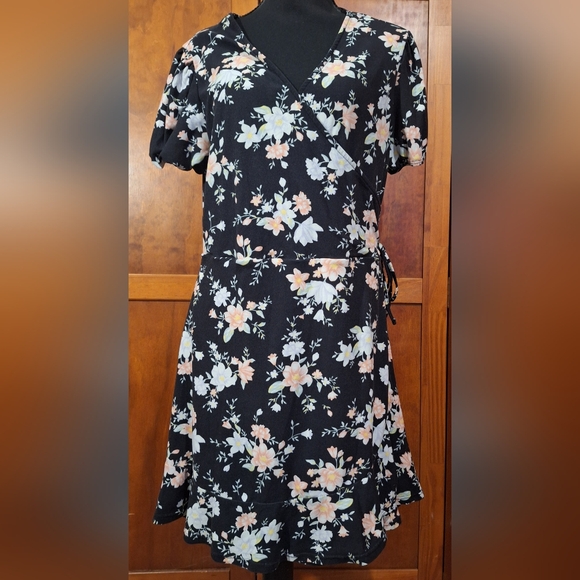 No Boundaries Dresses & Skirts - 💮NO BOUNDARIES women's floral print midi dress. Size XXL